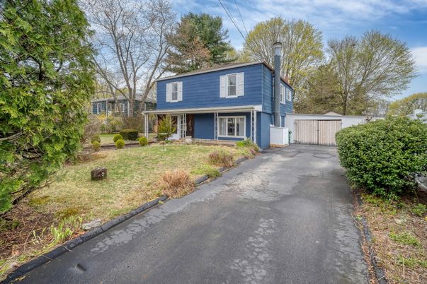 Backyard, Exterior, Facade, Split Level