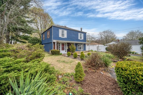 Backyard, Exterior, Facade, Split Level
