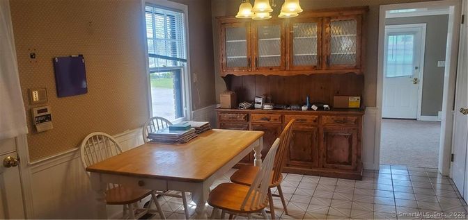 Chandelier, Dining room, Interior, Kitchen