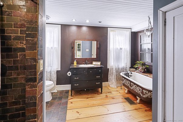 Bathroom, Free Standing Baths, Interior, Pendant Lights, Recessed Lighting, Stone Walls
