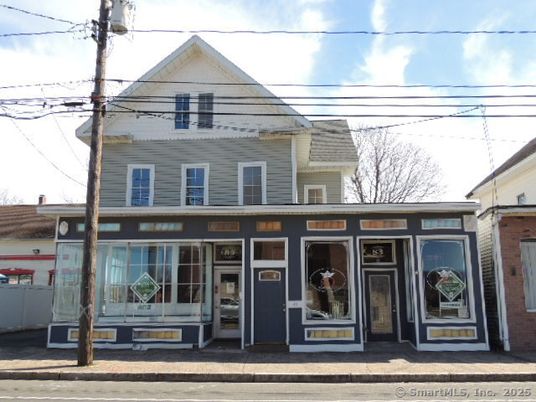 Exterior, Facade, Brick Facade, Queen Anne Victorian