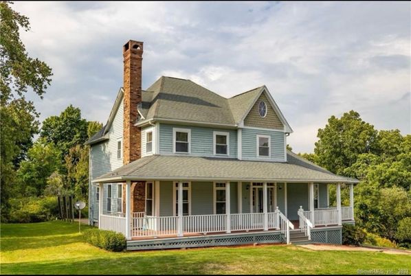 Backyard, Exterior, Facade, Queen Anne Victorian