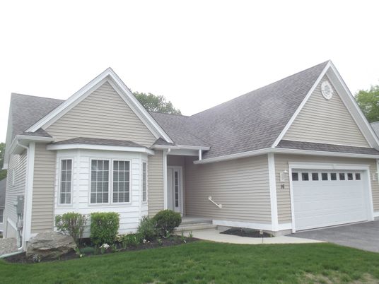 Attached, Exterior, Facade, Ranch