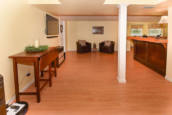 Interior, Recessed Lighting, Wood Texture Flooring