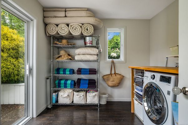 Interior, Washer, Wood Texture Flooring