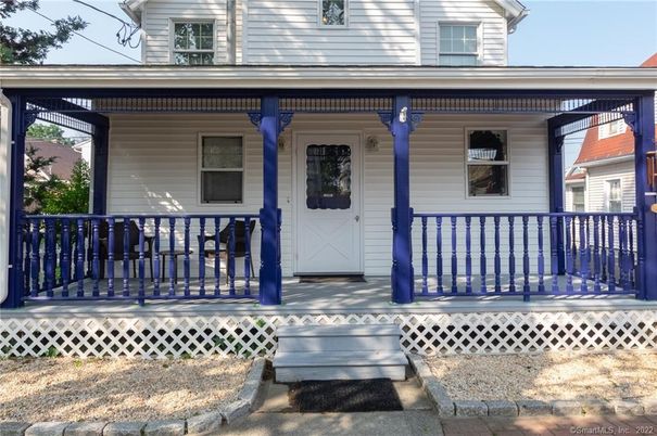 Exterior, Facade, American Foursquare