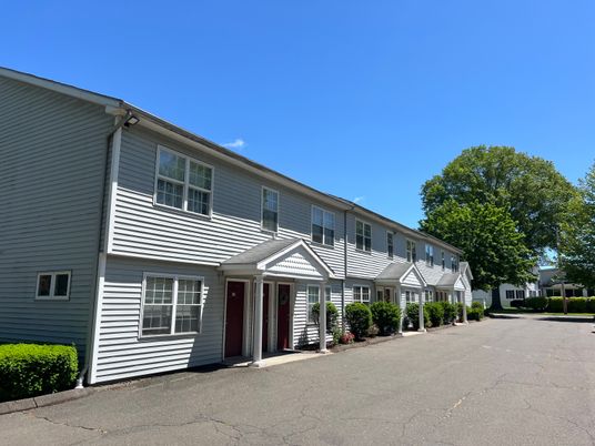 Exterior, Facade, Rowhouse