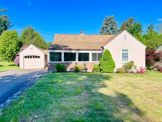 Backyard, Detached Garage, Exterior, Facade, Cape Cod
