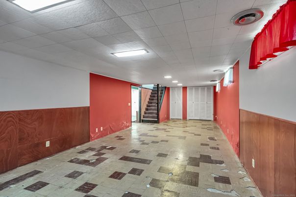 Empty room, Interior, Recessed Lighting