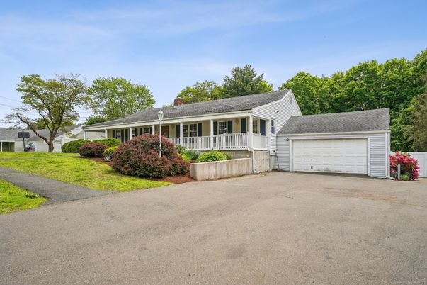 Attached, Exterior, Facade, Cape Cod