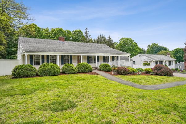 Backyard, Exterior, Facade, Cape Cod