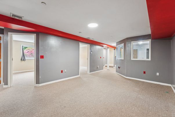 Empty room, Interior, Recessed Lighting
