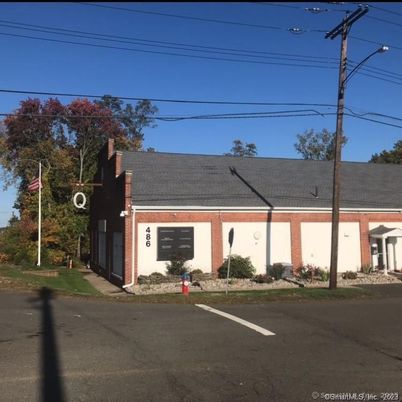 Exterior, Facade, Brick Facade, Cape Cod