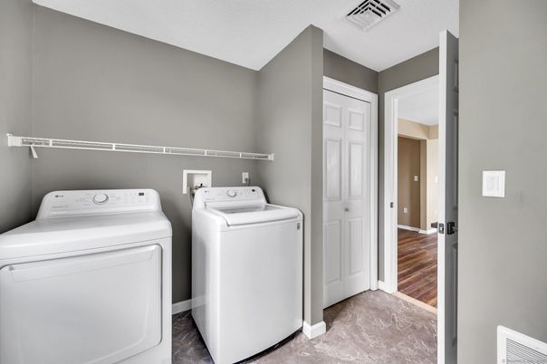 Interior, Utility Closets, Washer, Wood Texture Flooring