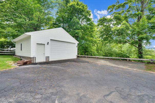 Detached Garage, Exterior