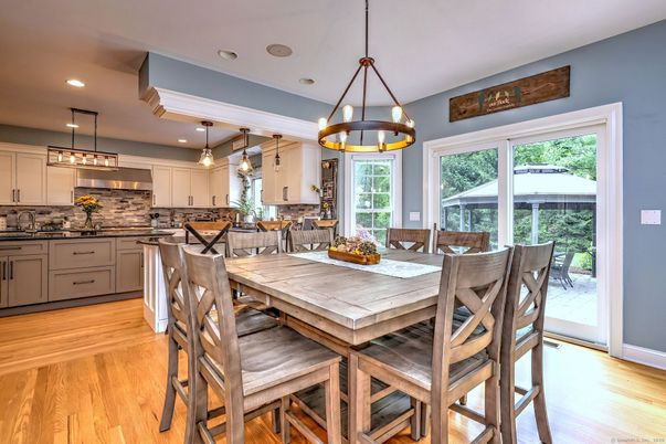 Dining room, Interior, Kitchen, Pendant Lights, Recessed Lighting, Wood Texture Flooring