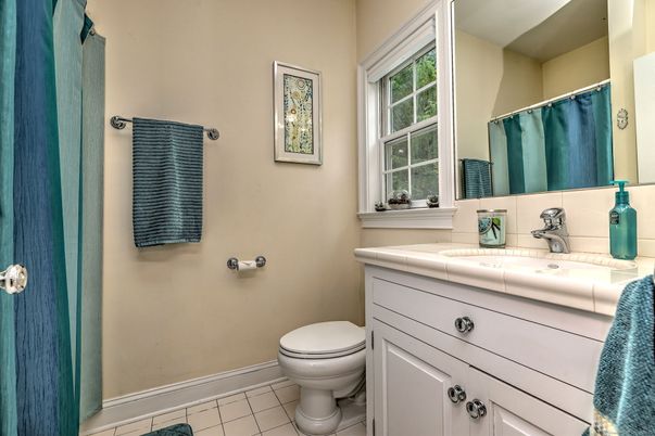 Bathroom, Interior, Tile Countertops