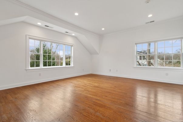 Empty room, Interior, Recessed Lighting, Wood Texture Flooring