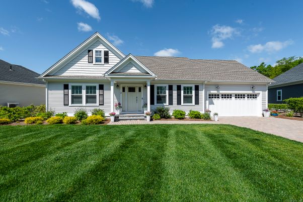 Attached, Exterior, Facade, Ranch