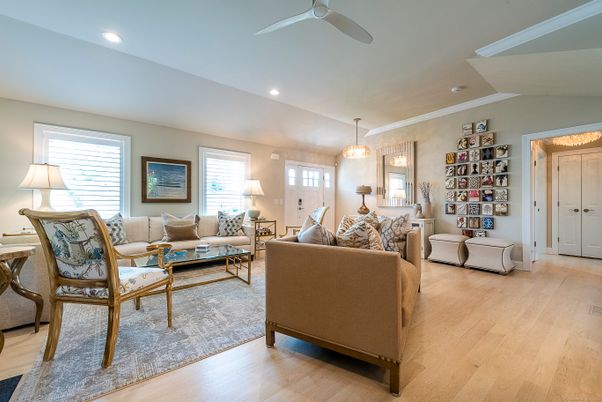 Interior, Living room, Pendant Lights, Recessed Lighting, Wood Texture Flooring