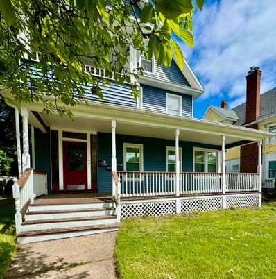 Exterior, Facade, Queen Anne Victorian