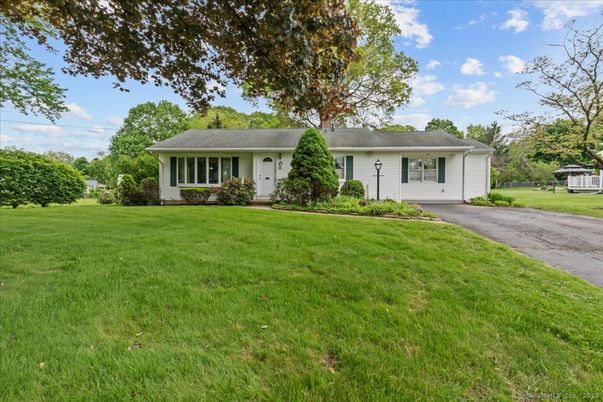 Backyard, Exterior, Facade, Ranch