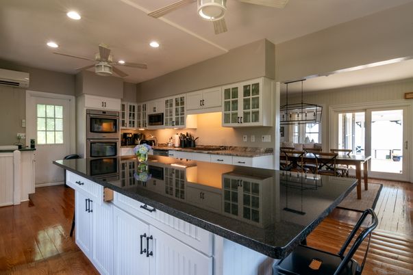Dining room, Interior, Kitchen, Pendant Lights, Recessed Lighting, Wood Texture Flooring