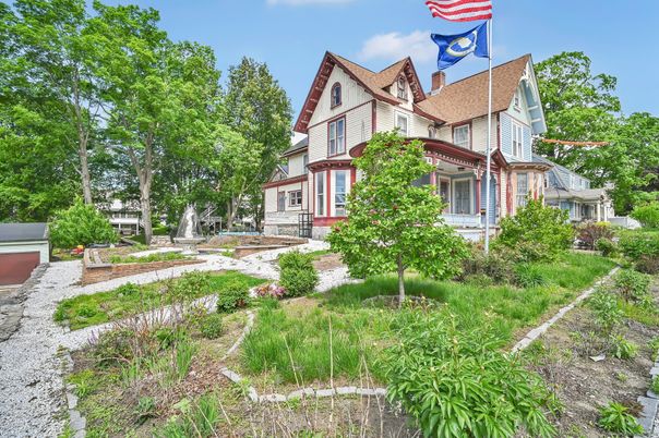 Backyard, Exterior, Facade, Queen Anne Victorian