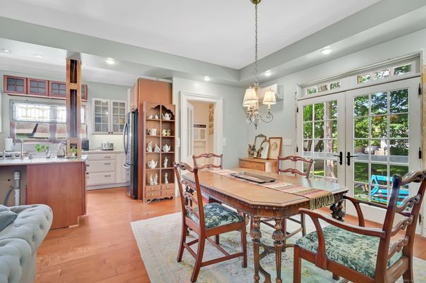 Chandelier, Dining room, Interior, Recessed Lighting, Wood Texture Flooring