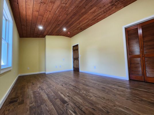 Empty room, Interior, Recessed Lighting, Wooden Ceilings, Wood Texture Flooring