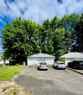 Detached Garage, Exterior