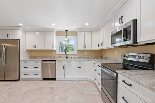 Interior, Kitchen, Pendant Lights, Recessed Lighting, Stainless Steel Appliances