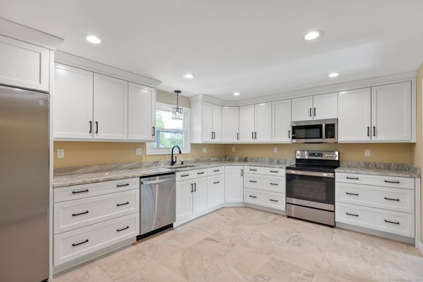 Interior, Kitchen, Pendant Lights, Recessed Lighting, Stainless Steel Appliances
