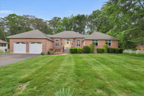 Attached, Exterior, Facade, Brick Facade, Ranch