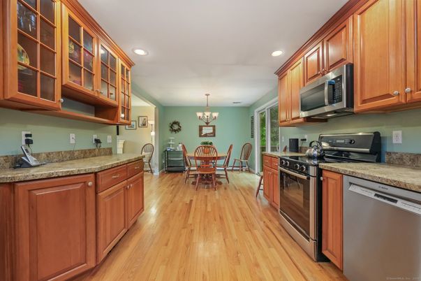 Chandelier, Dining room, Interior, Kitchen, Recessed Lighting, Wood Texture Flooring