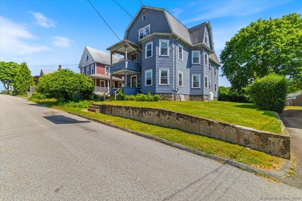 Exterior, Facade, Queen Anne Victorian