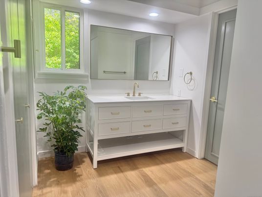 Bathroom, Interior, Recessed Lighting, Wood Texture Flooring