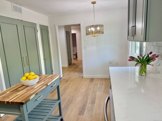 Interior, Pendant Lights, Wood Texture Flooring