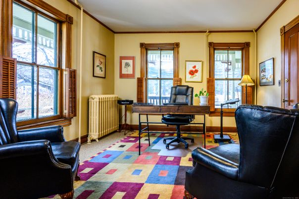 Home Office, Interior