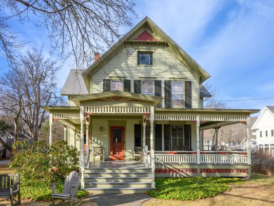 Exterior, Facade, Queen Anne Victorian