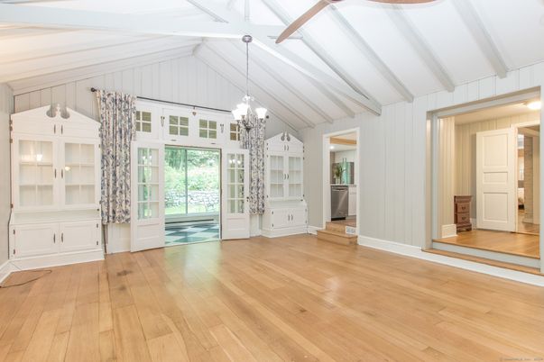 Chandelier, Empty room, Interior, Pendant Lights, Wood Texture Flooring