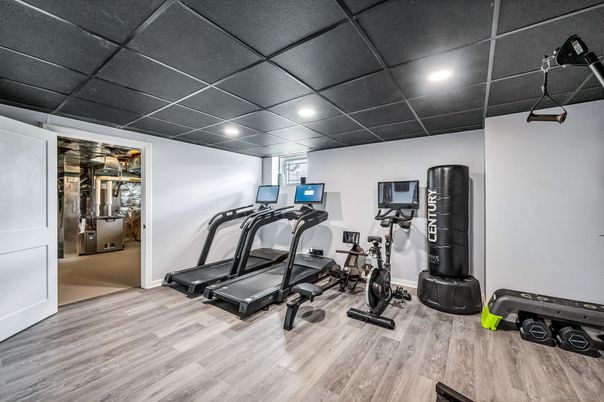 Fitness Equipment, Interior, Recessed Lighting, Wood Texture Flooring