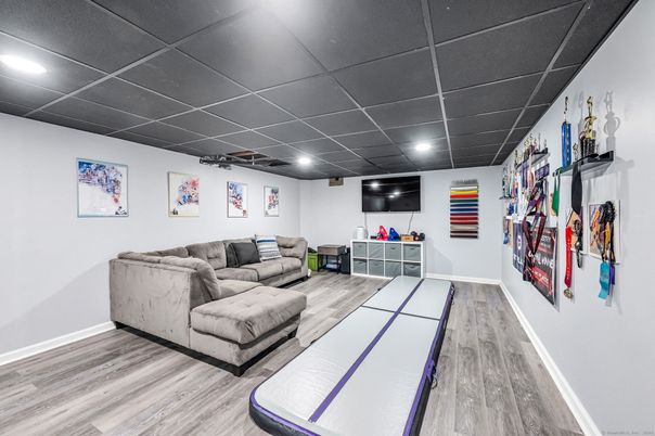 Interior, Living room, Recessed Lighting, Wood Texture Flooring