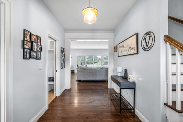 Interior, Pendant Lights, Recessed Lighting, Wood Texture Flooring