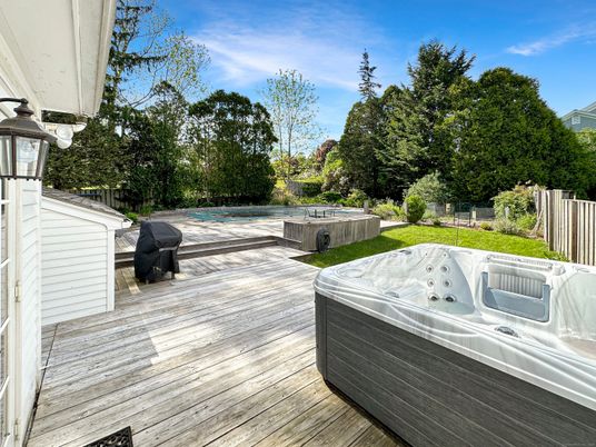 Exterior, Hot Tub