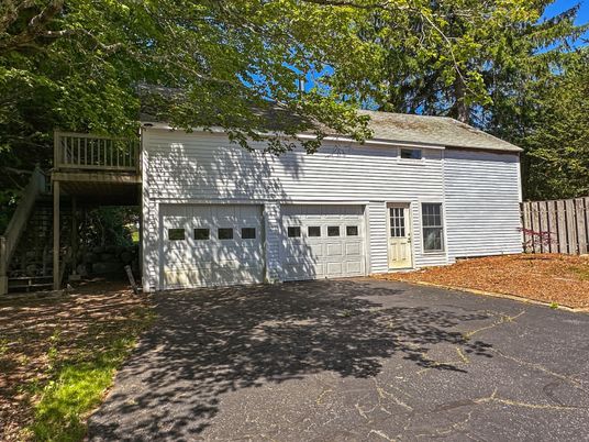 Detached Garage, Exterior