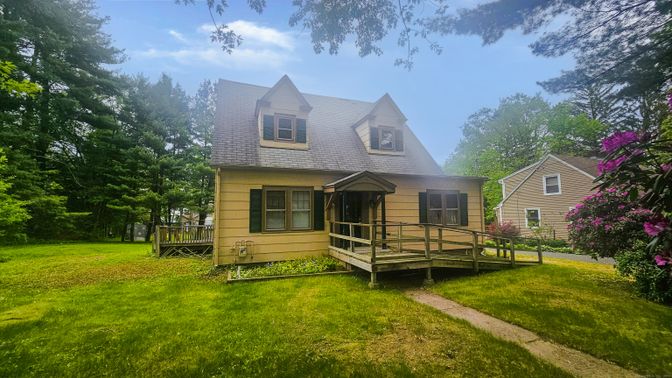 Backyard, Exterior, Facade, Cape Cod