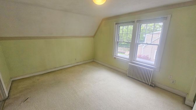 Empty room, Interior