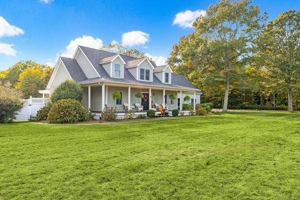 Backyard, Exterior, Facade, Cape Cod