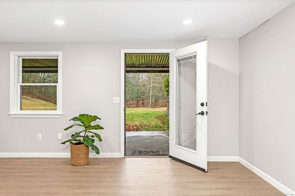 Empty room, Interior, Recessed Lighting, Wood Texture Flooring